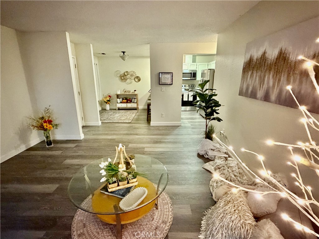 3400 Sullivan Court, Unit 105 Modesto, CA 95356 - Photo 19 of 46 a lobby with furniture and a potted plant