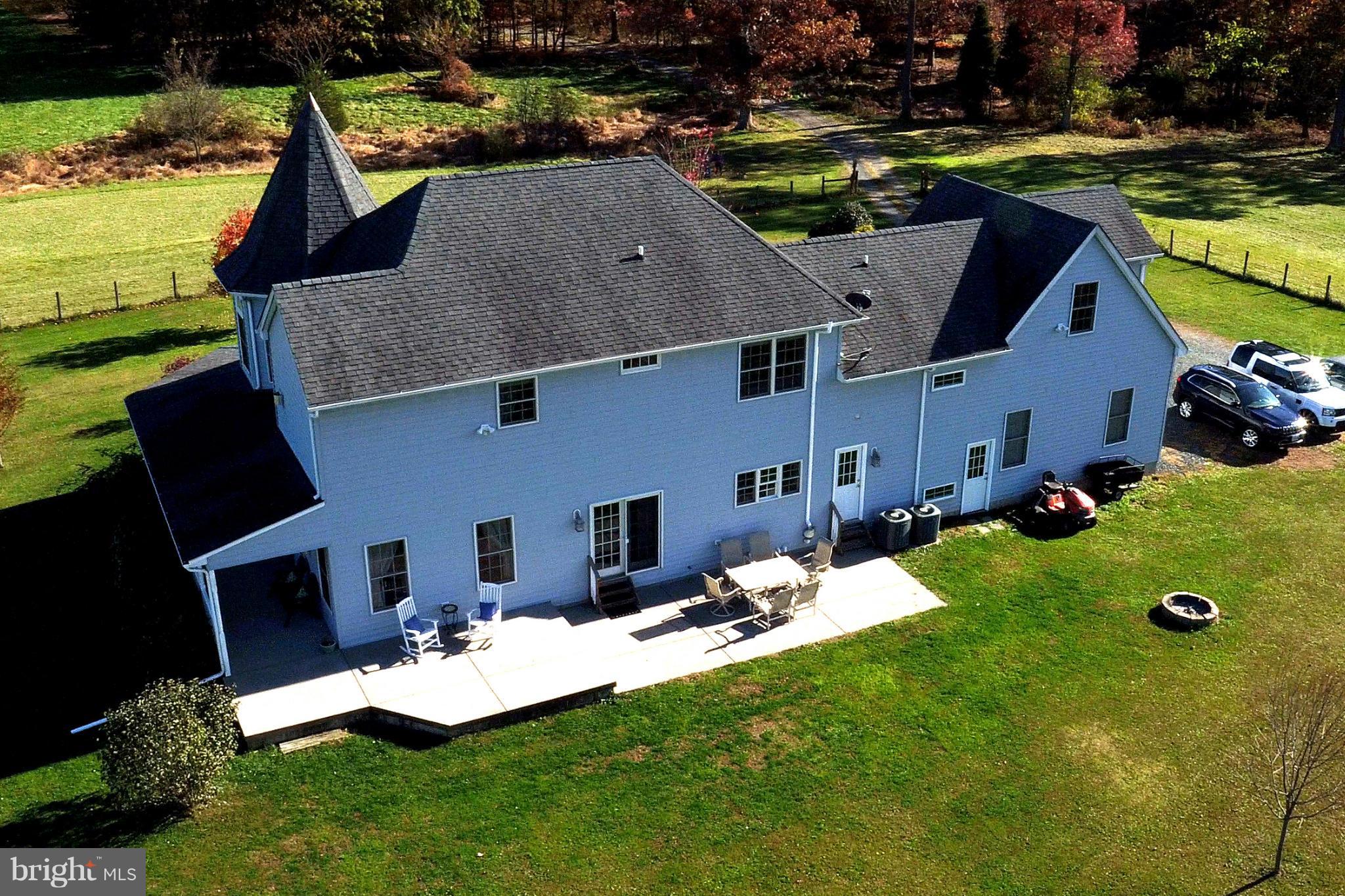 Exterior (Rear)