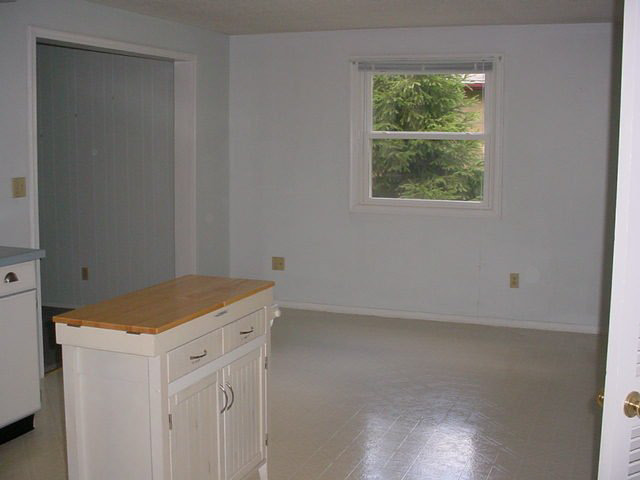 705 South Rambler Road Muncie, IN 47304 - Photo 3 of 12