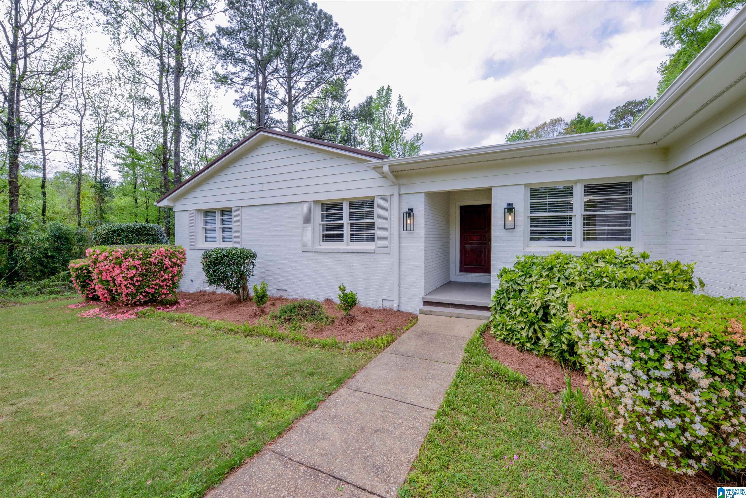1929 Hargrove Road East Tuscaloosa, AL 35405 - Photo 2 of 18