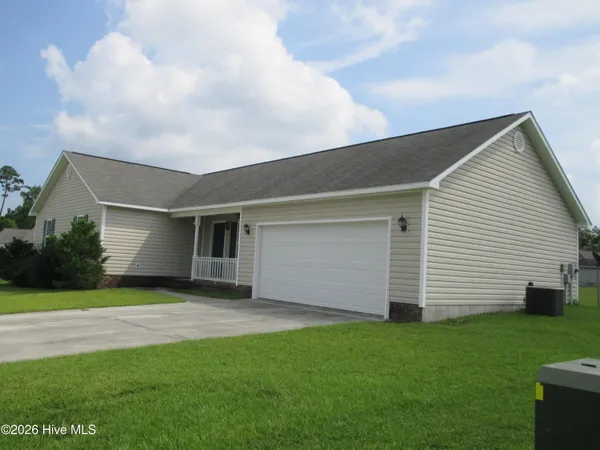 $1,400 | 204 Slate Court, Jacksonville, NC 28546