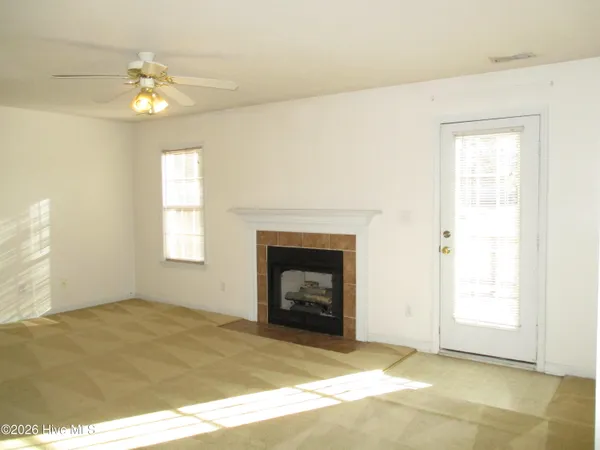 $1,400 | 204 Slate Court, Jacksonville, NC 28546