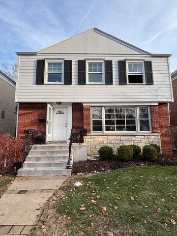 $549,900 | 6225 North Kirkwood Avenue, Chicago, IL 60646