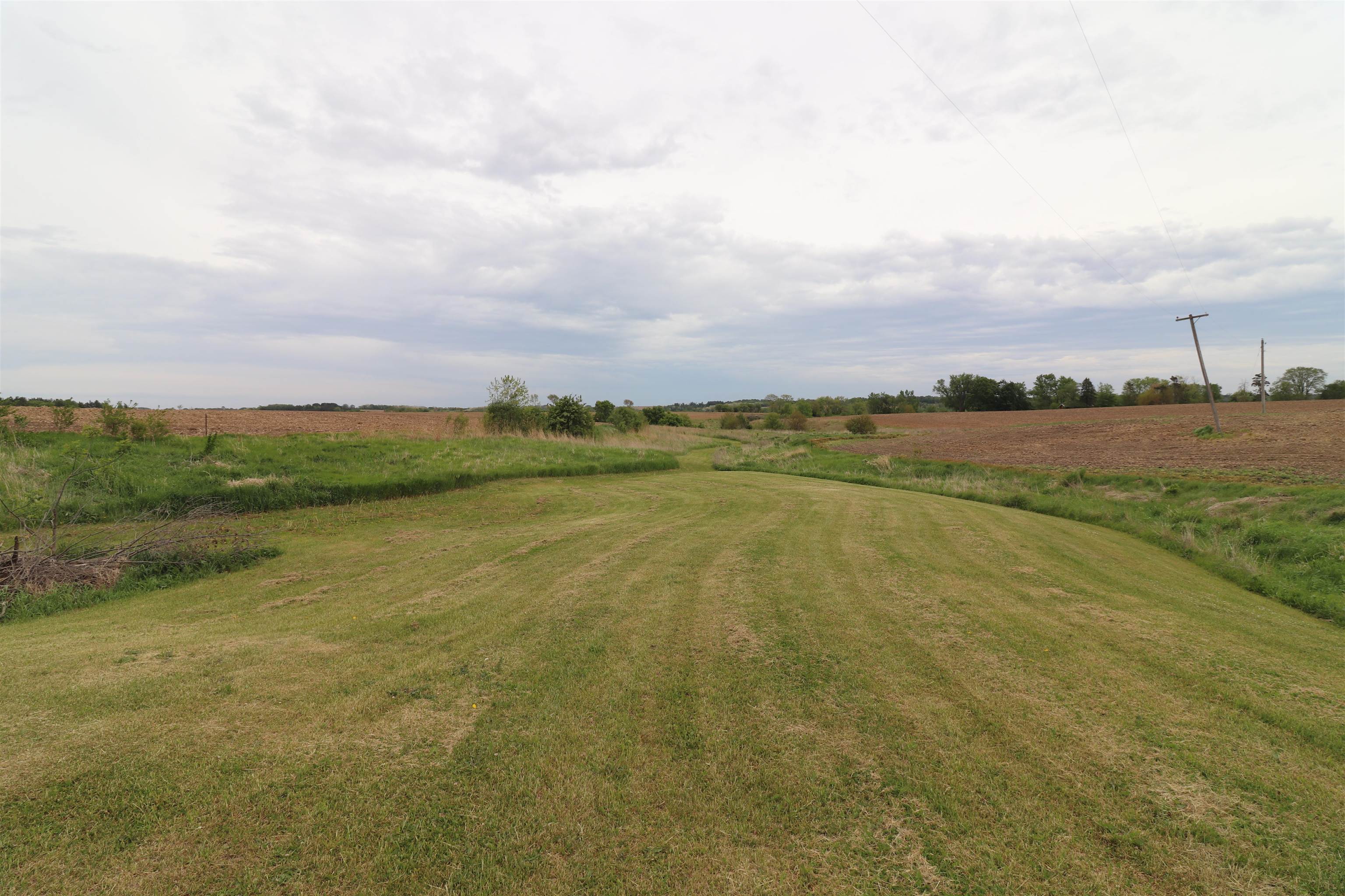 4977 North Mt Vernon Road Forreston, IL 61030 - Photo 4 of 55 Gallery Image 4