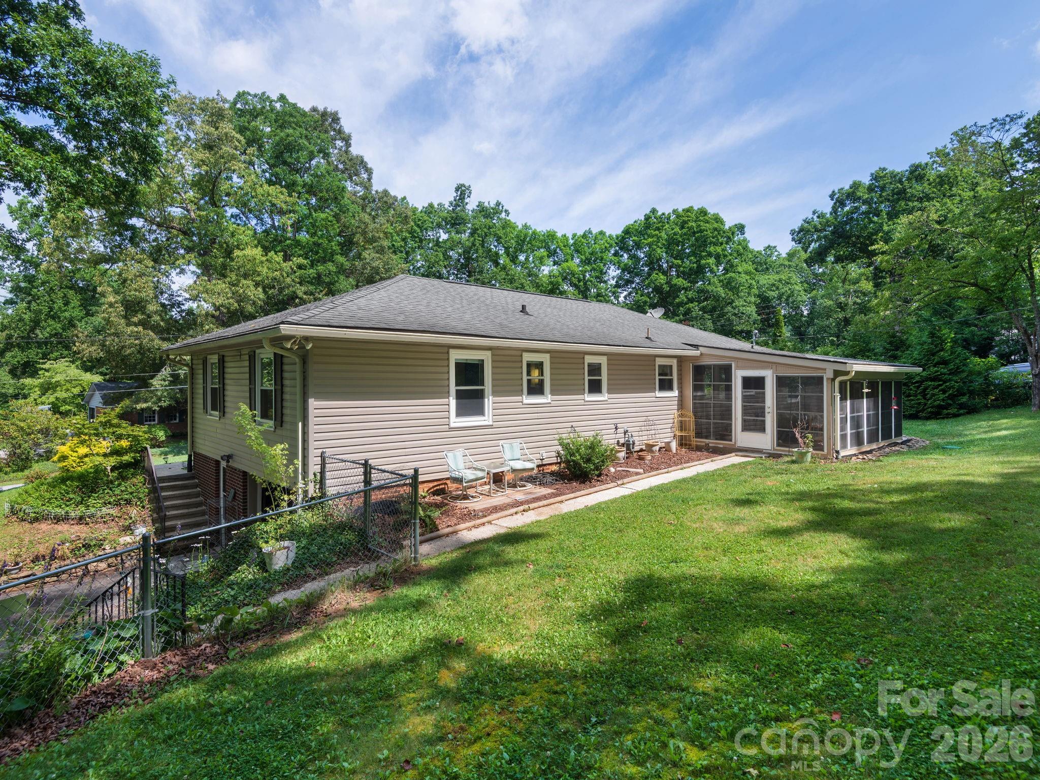 112 Lyndale Road Hendersonville, NC 28739 - Photo 26 of 30