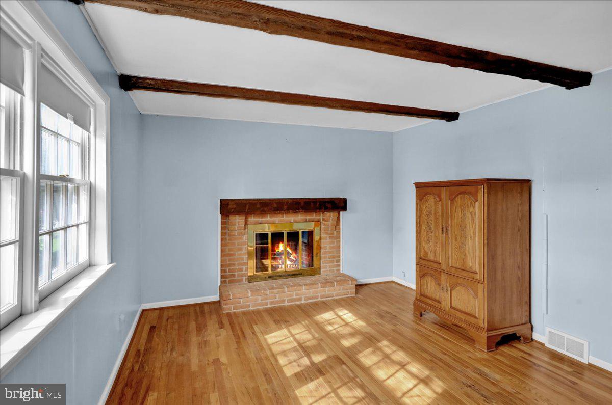 2701 Dalin Drive Reading, PA 19609 - Photo 16 of 34 a view of an empty room and window