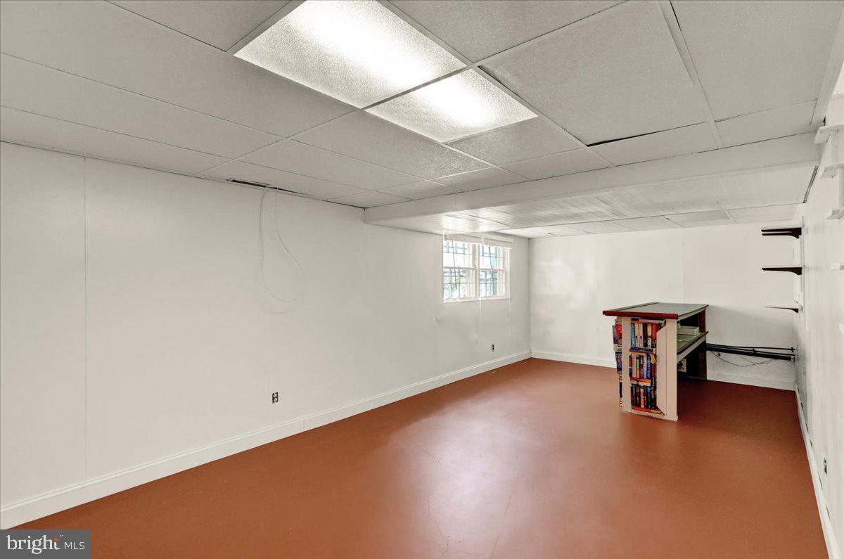 2701 Dalin Drive Reading, PA 19609 - Photo 34 of 34 an empty room with windows