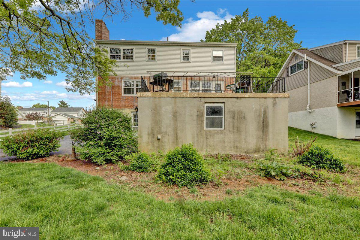 2701 Dalin Drive Reading, PA 19609 - Photo 9 of 34 front view of a house with a yard
