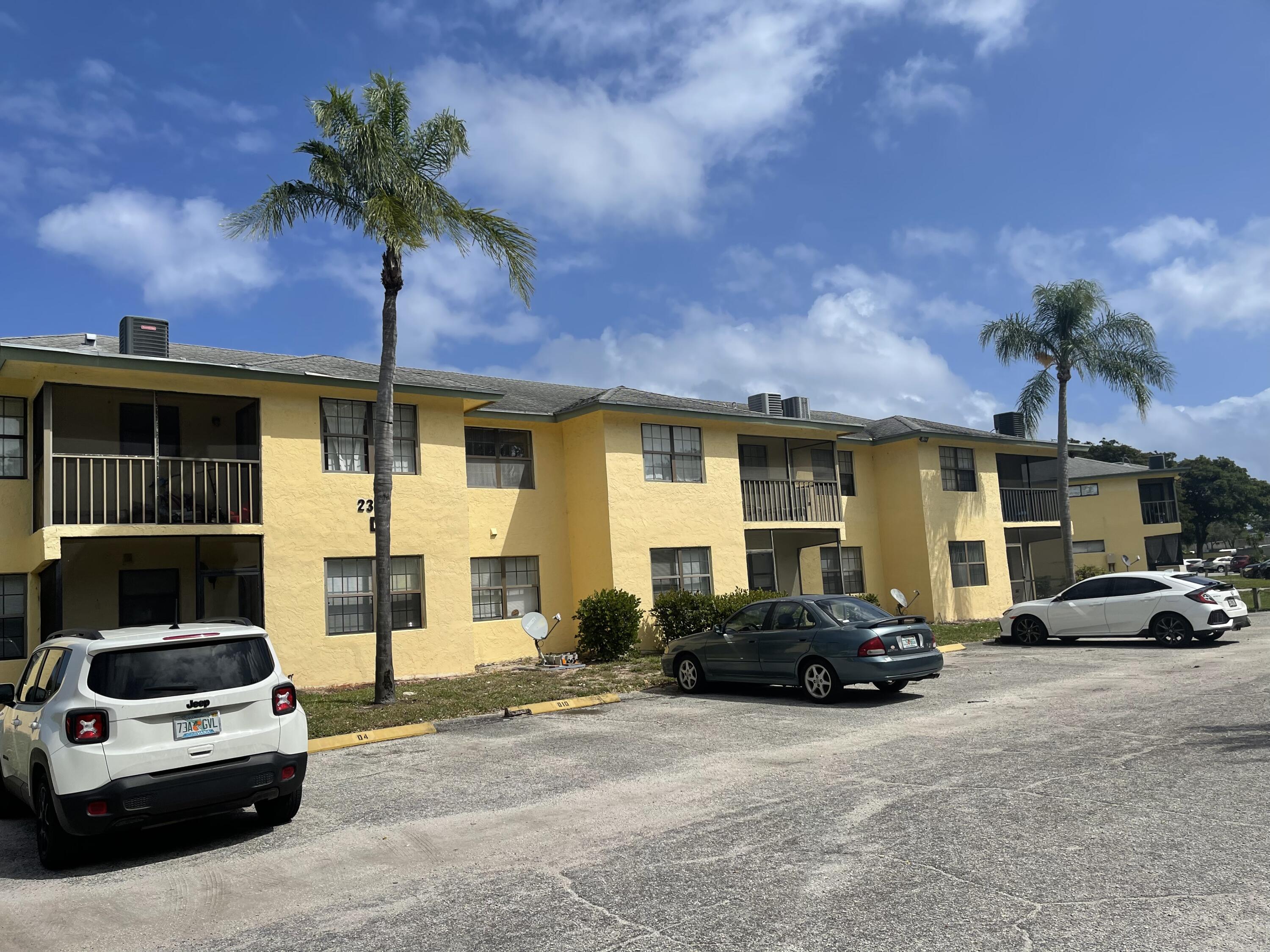 2323 Linton Ridge Circle, Unit D7 Delray Beach, FL 33444 - Photo 1 of 9 Front