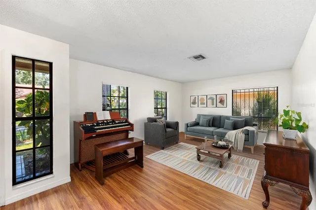 $498,000 | 15013 Redcliff Drive, Tampa, FL 33625