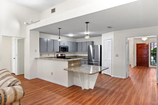 $498,000 | 15013 Redcliff Drive, Tampa, FL 33625