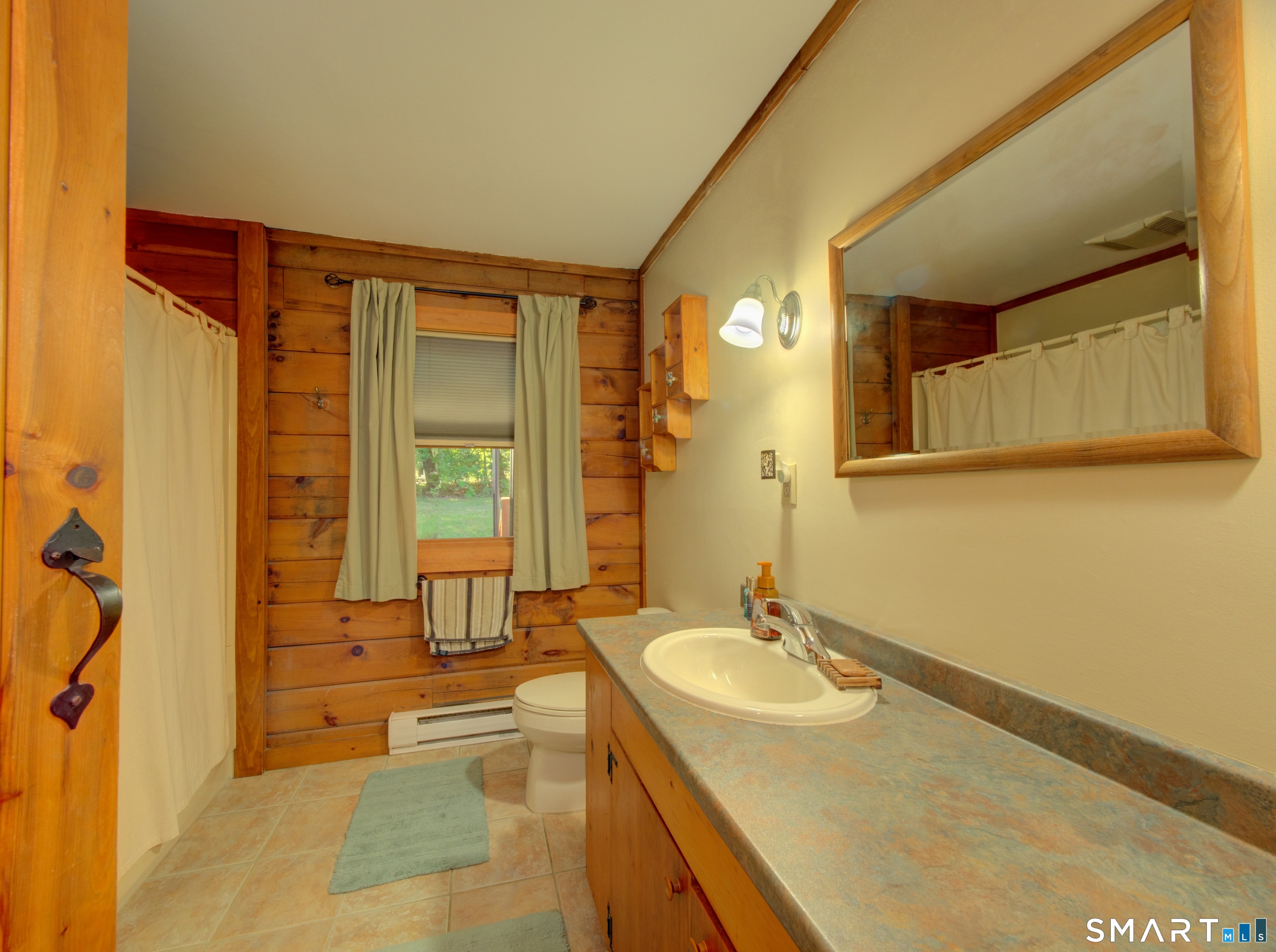91 Beaver Dam Road Woodstock, CT 06282 - Photo 25 of 33 Good sized bath