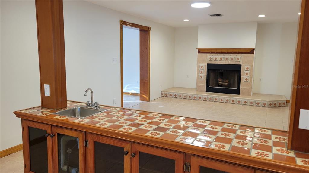 5847 Venisota Road Venice, FL 34293 - Photo 7 of 29 a bathroom with a sink and a mirror