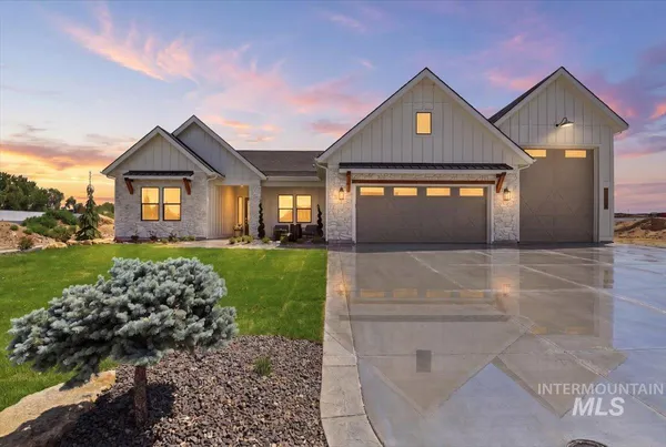 $999,000 | 7042 East Chicken Hawk Loop, Nampa, ID 83686