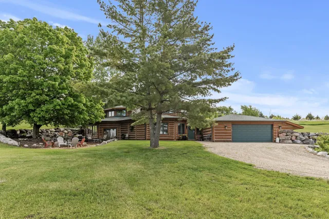 $690,000 | 22165 Harlow Avenue, Jordan, MN 55352