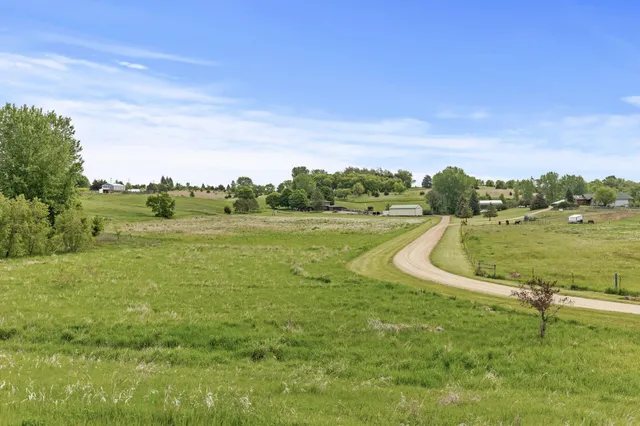 $690,000 | 22165 Harlow Avenue, Jordan, MN 55352