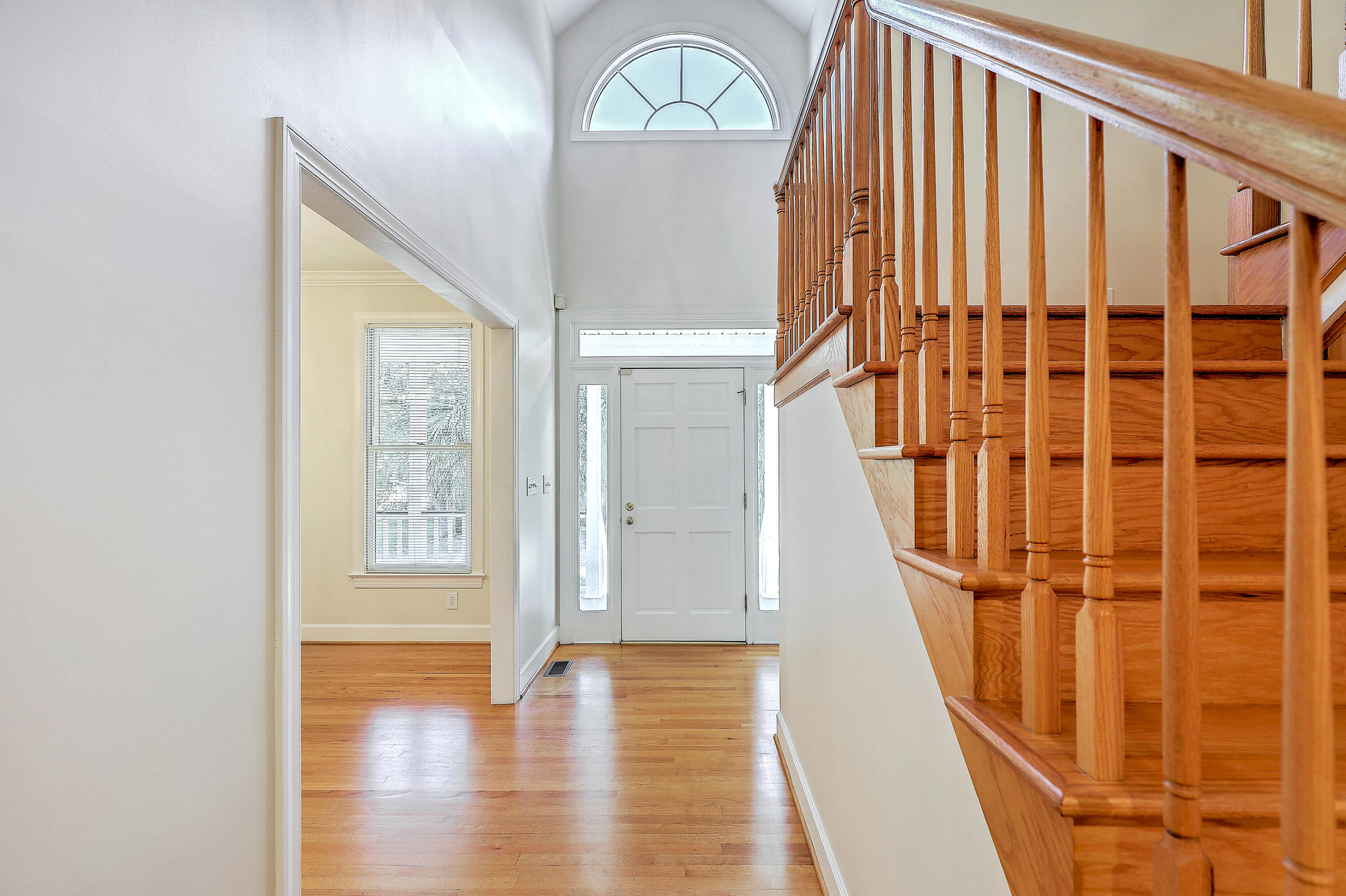 317 Rutherford Street Summerville, SC 29483 - Photo 10 of 50 Foyer