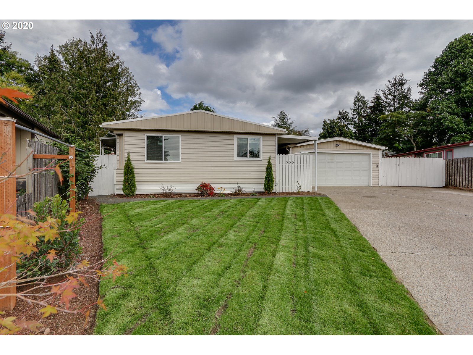 555 South 51st Place Springfield, OR 97478 - Photo 2 of 29