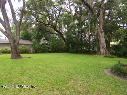945 Waterman Road North Jacksonville, FL 32207 - Photo 15 of 16 Back yard