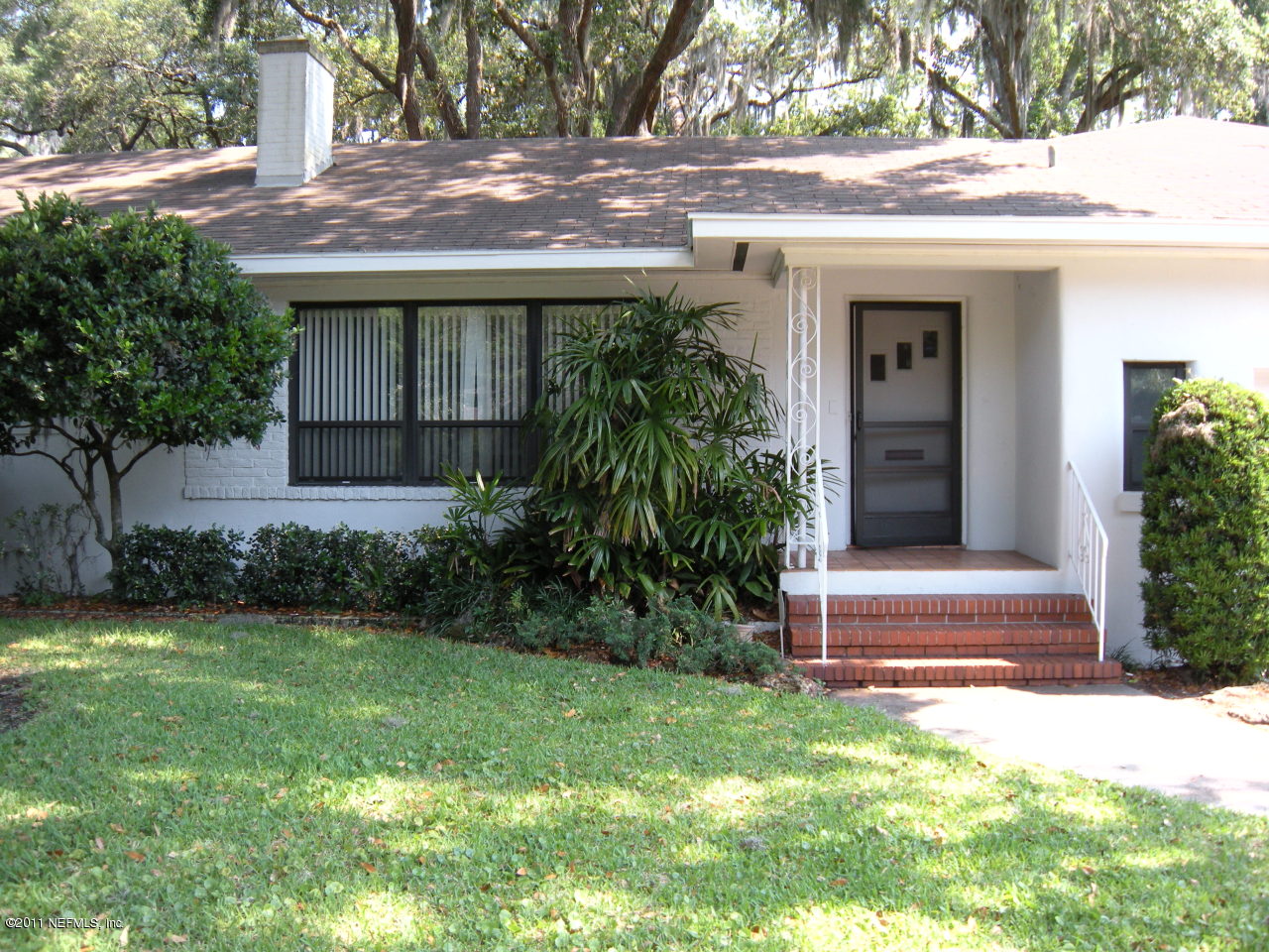 945 Waterman Road North Jacksonville, FL 32207 - Photo 2 of 16 Front of home