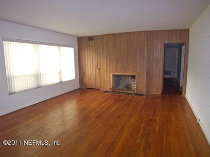 945 Waterman Road North Jacksonville, FL 32207 - Photo 4 of 16 Large Formal Living Room