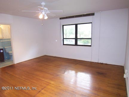 945 Waterman Road North Jacksonville, FL 32207 - Photo 8 of 16 Master bedroom with its own bath