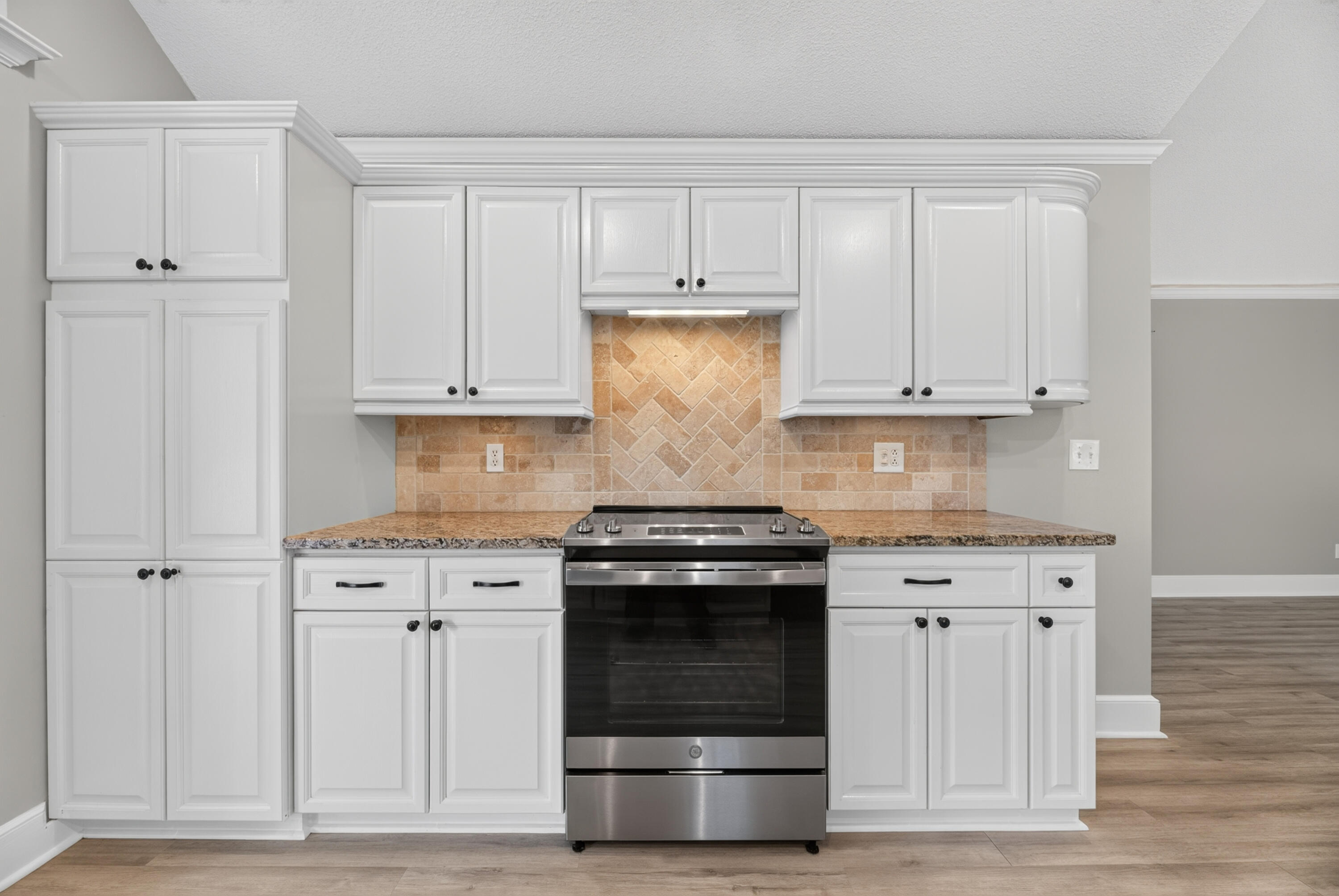 18 Ridge Lake Drive Manning, SC 29102 - Photo 21 of 78 AMPLE CABINETS
