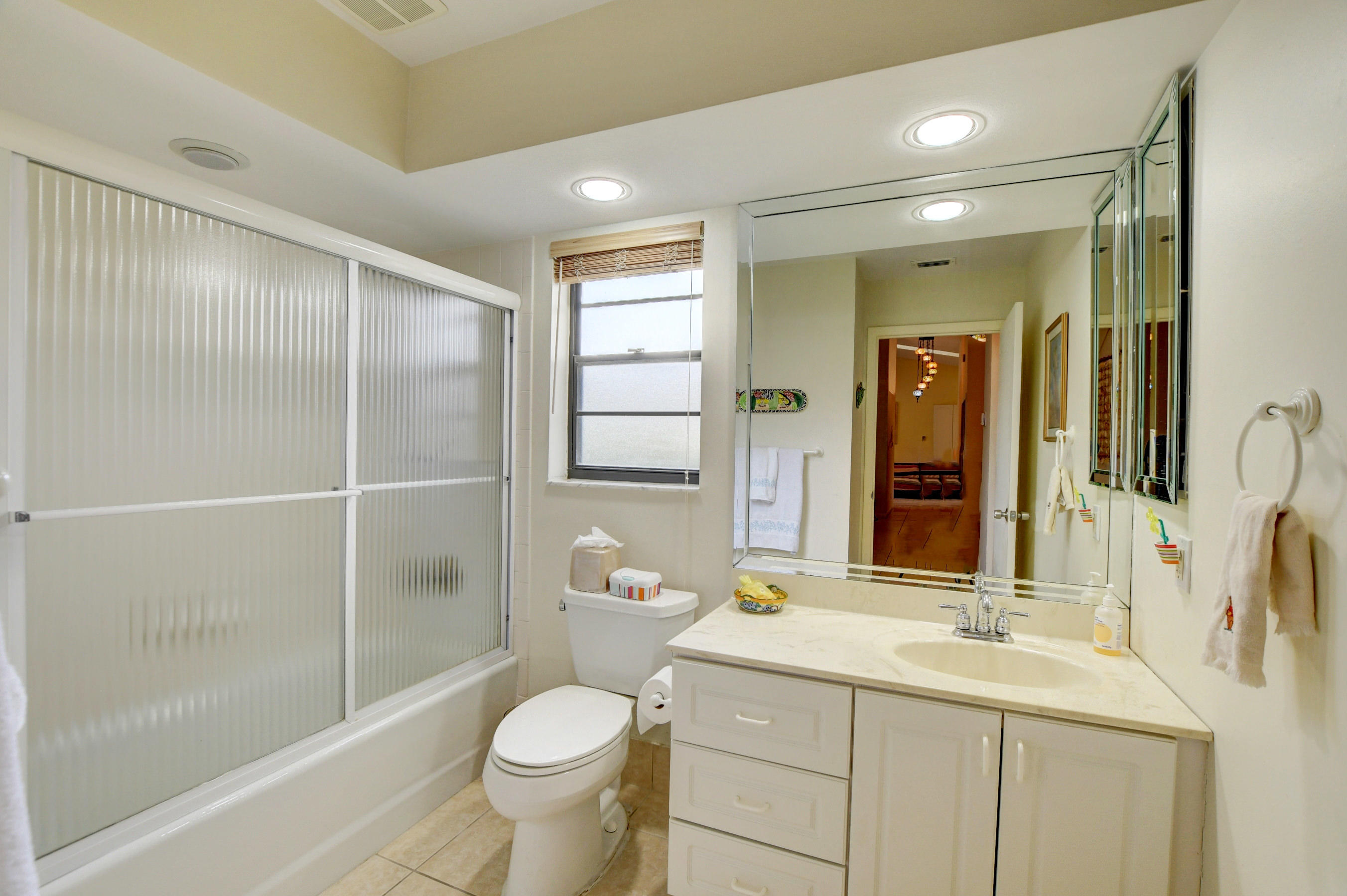 8746 Eagle Run Drive Boca Raton, FL 33434 - Photo 31 of 53 Full Bathroom