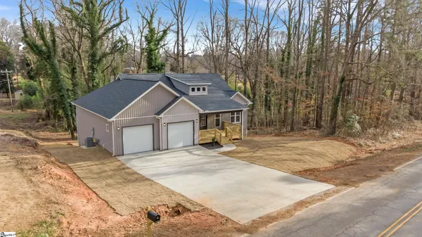 $349,900 | 3388 East Croft Circle, Spartanburg, SC 29302