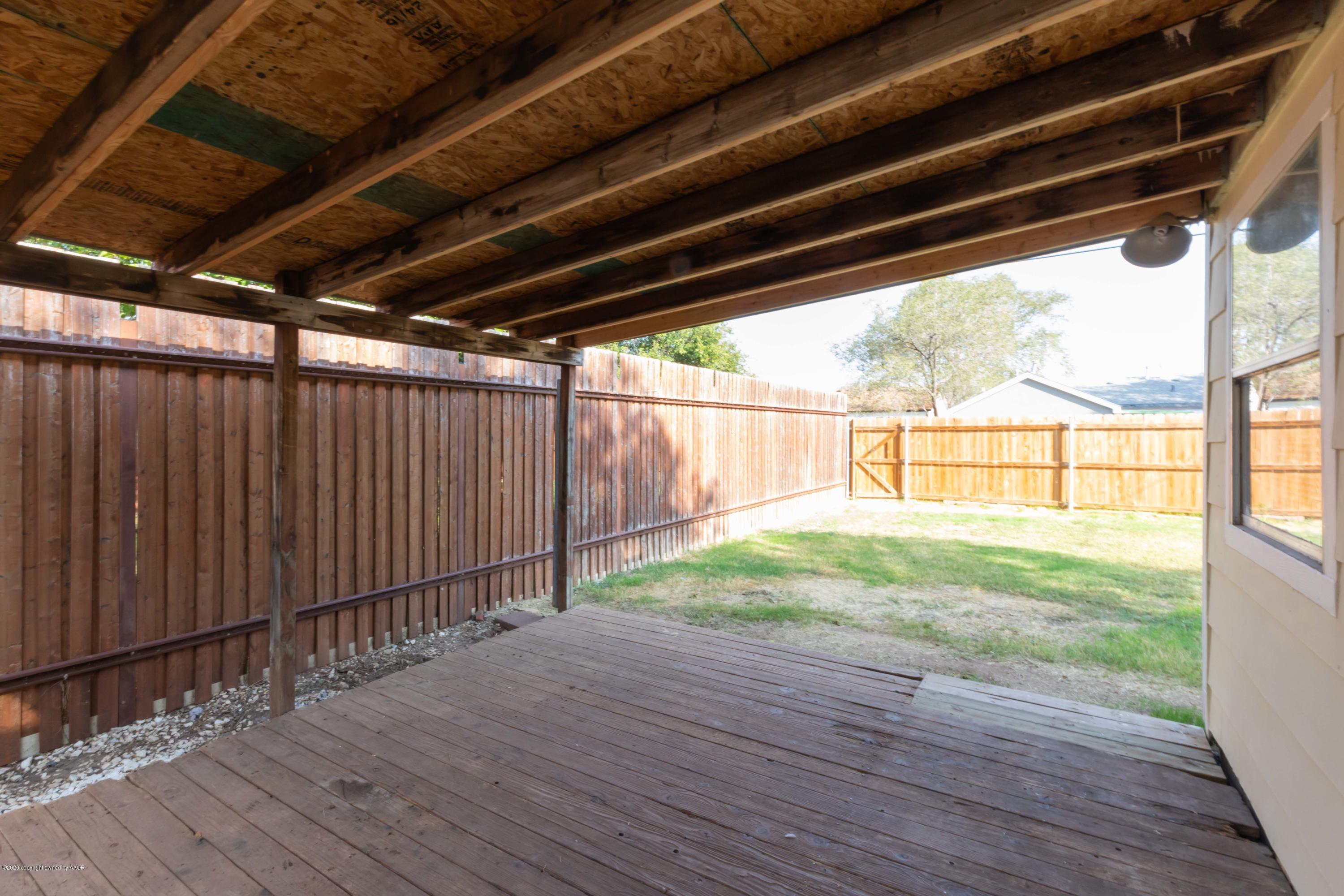 518 Southwest 45th Avenue Amarillo, TX 79110 - Photo 31 of 35 a view of outdoor space with wooden floor