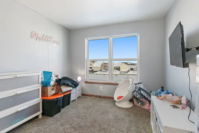 $350,000 | 39 West Bluebell Avenue, Cortland, IL 60112