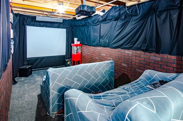 $350,000 | 39 West Bluebell Avenue, Cortland, IL 60112