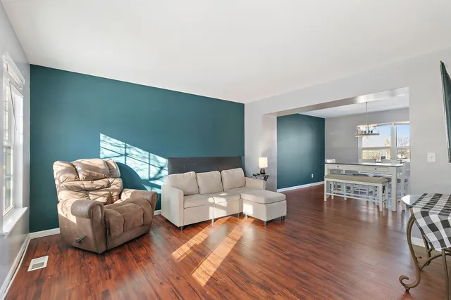 $350,000 | 39 West Bluebell Avenue, Cortland, IL 60112