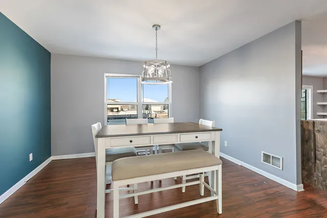 $350,000 | 39 West Bluebell Avenue, Cortland, IL 60112