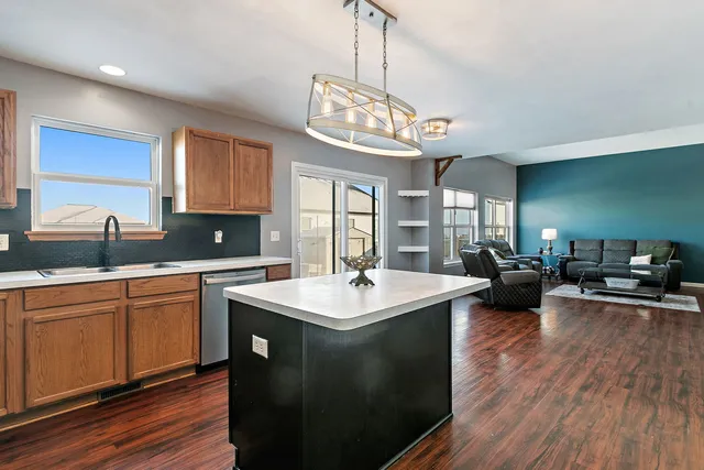 $350,000 | 39 West Bluebell Avenue, Cortland, IL 60112