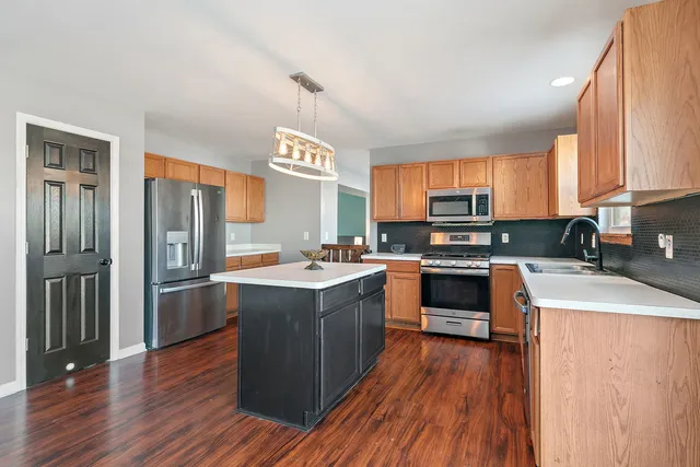 $350,000 | 39 West Bluebell Avenue, Cortland, IL 60112