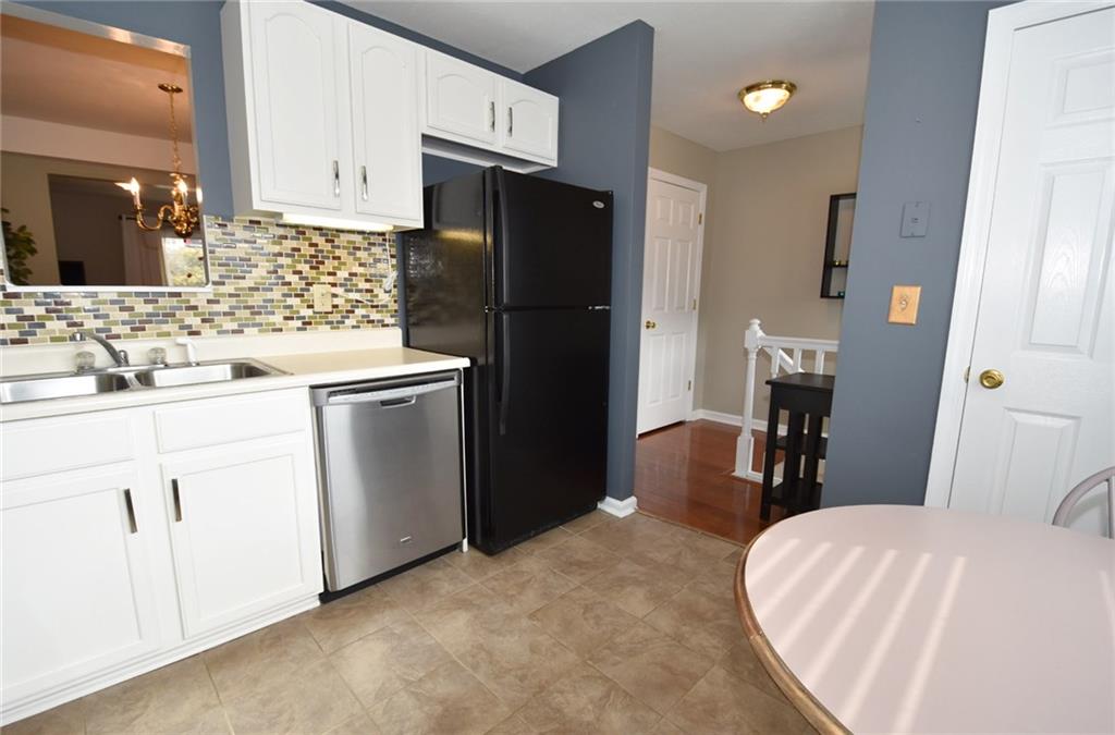 72 Springmeadow Court Pittsburgh, PA 15236 - Photo 9 of 24 Gallery Image 9