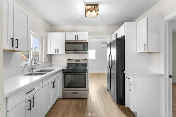 $2,300 | 906 North Allen Street, Banning, CA 92220