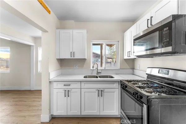 $2,300 | 906 North Allen Street, Banning, CA 92220