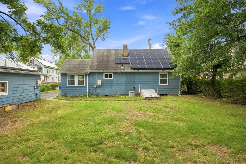 132 Miller Street Springfield, MA 01104 - Photo 4 of 30 Gallery Image 4
