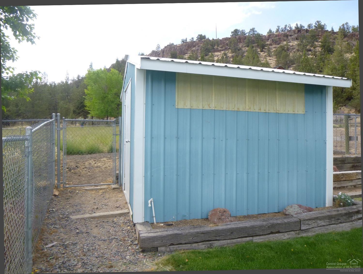 877 North Barnes Road Prineville, OR 97754 - Photo 17 of 20 Garden Shed