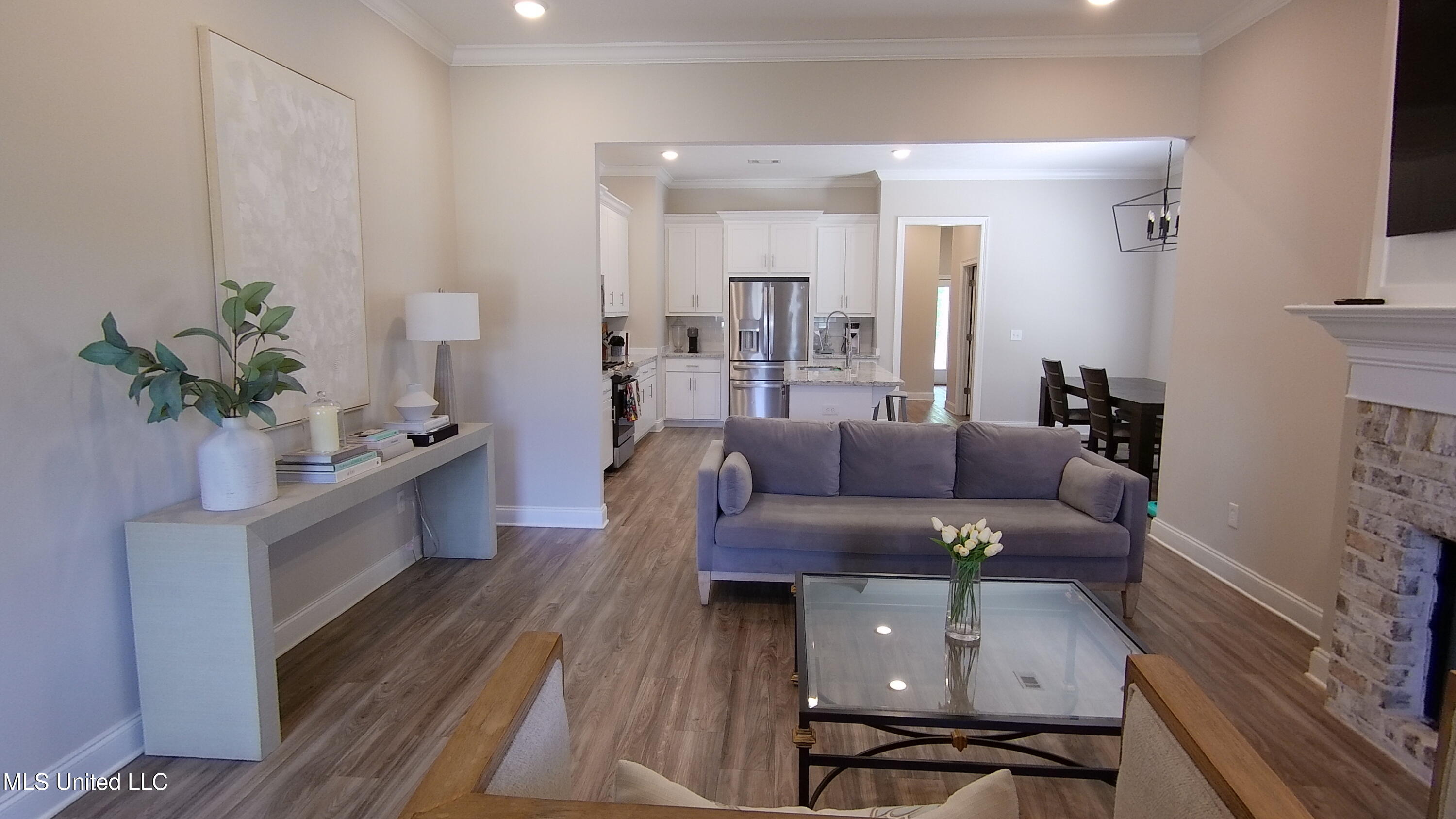 705 Heartwood Lane Brandon, MS 39042 - Photo 3 of 20 Living Room 121 Heartwood