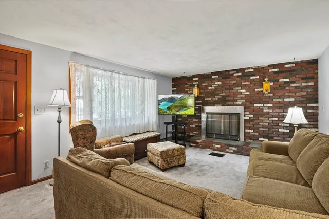 $699,900 | 313 Gulf Street, Shrewsbury, MA 01545