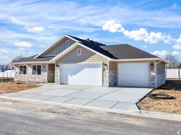 $659,934 | 327 North 3250 West, Unit 13, Clearfield, UT 84015