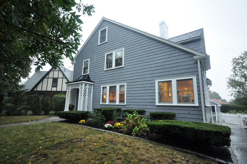 33 Edgehill Road Arlington, MA 02474 - Photo 2 of 30