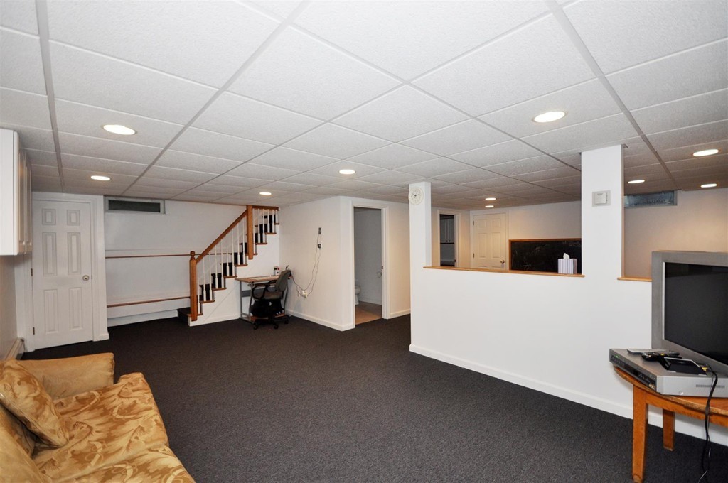 33 Edgehill Road Arlington, MA 02474 - Photo 24 of 30