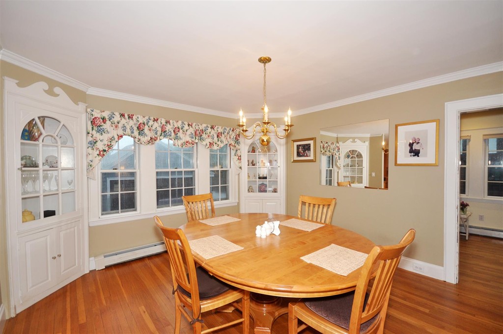 33 Edgehill Road Arlington, MA 02474 - Photo 10 of 30