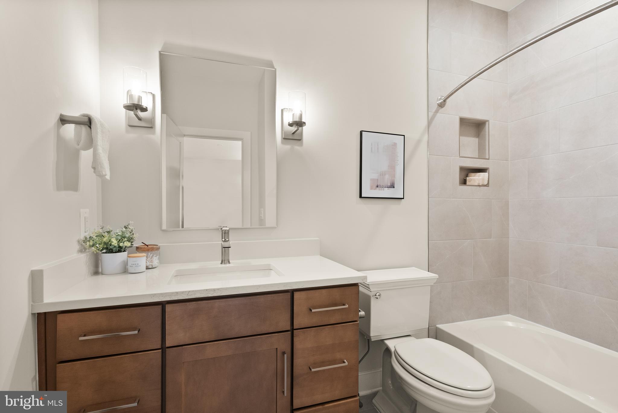 7211 Barnett Road Bethesda, MD 20817 - Photo 34 of 45 Bedroom 2 en suite Bath