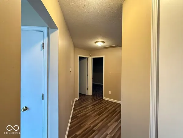 $1,800 | 7006 Long Run Drive, Indianapolis, IN 46268