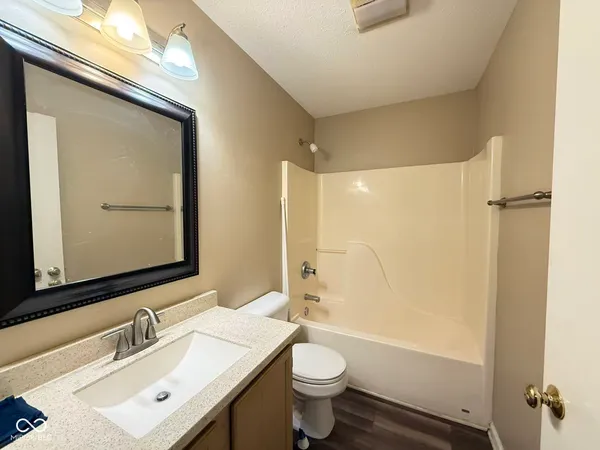 $1,800 | 7006 Long Run Drive, Indianapolis, IN 46268